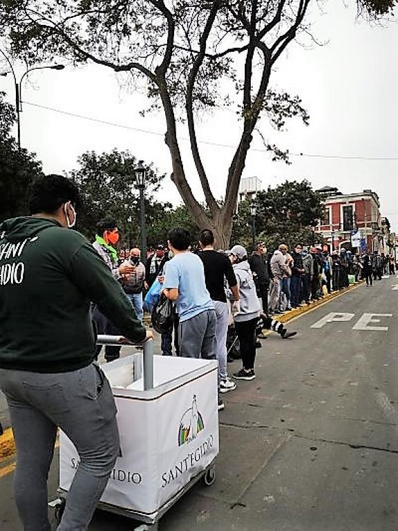Covid-19 in Lateinamerika: auf den Straßen von Lima in Peru bei den unter der Pandemie leidenden Armen